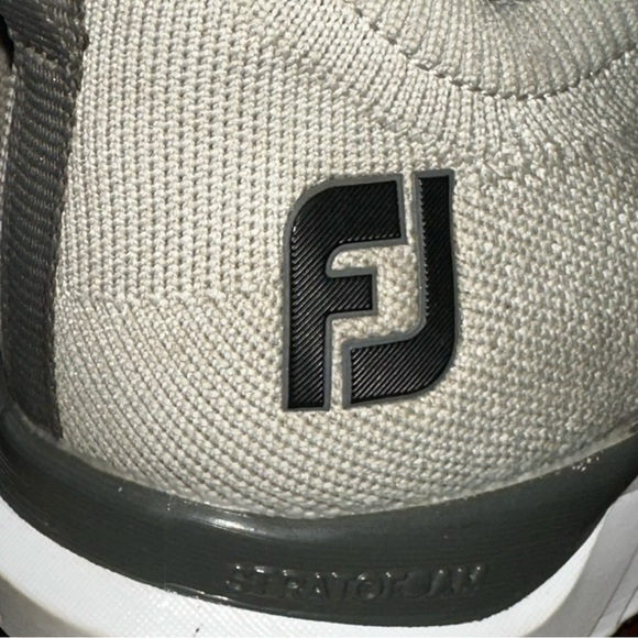 UEC FootJoy Men\'s HyperFlex golf shoes Sz 9.5 main image 5